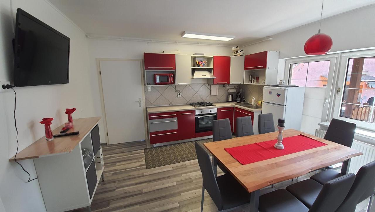 Apartma4Us Marburgo Esterno foto