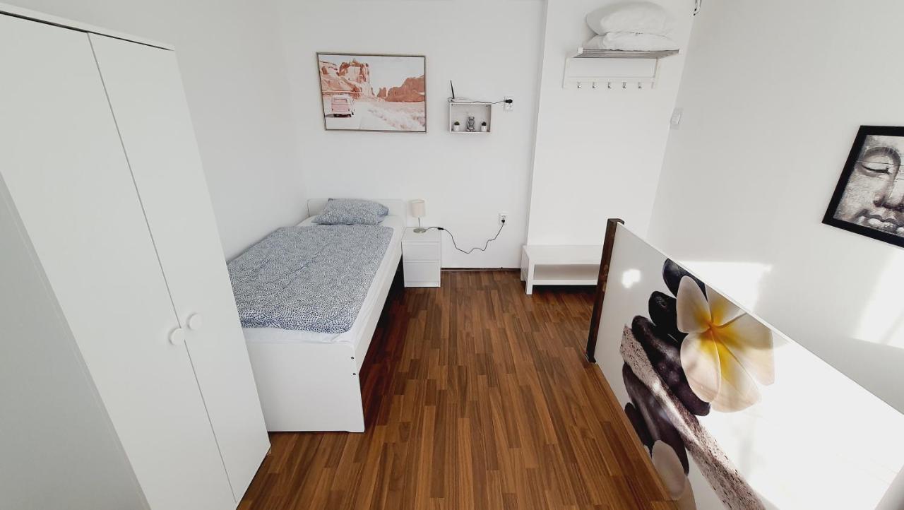 Apartma4Us Marburgo Esterno foto